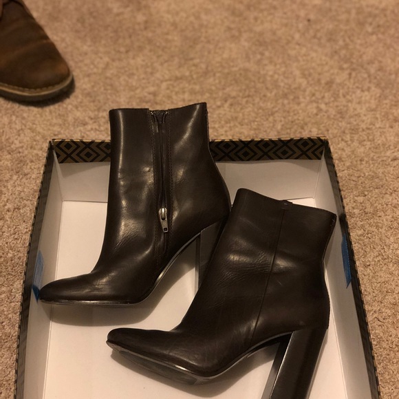 FRYE boot - Picture 2 of 6